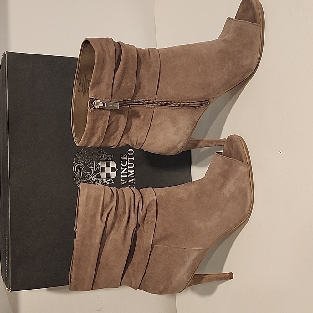 Vince Camuto foxy true suede shoes